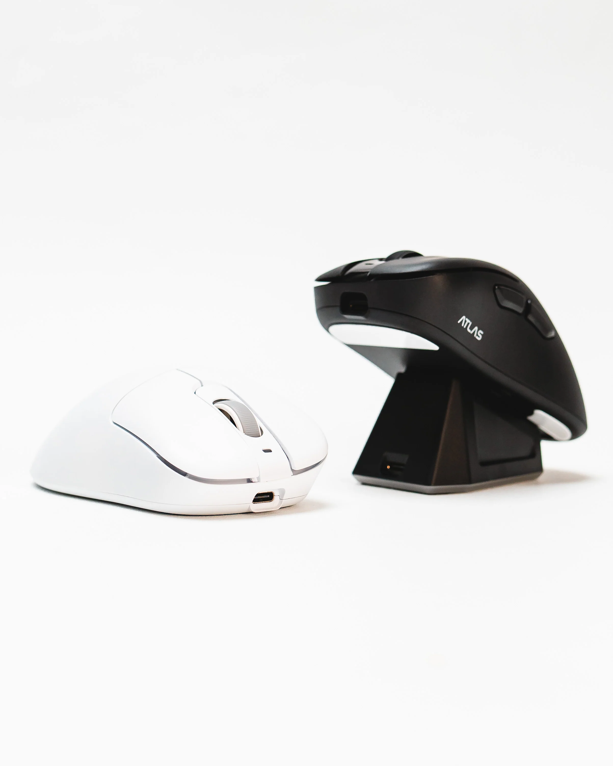 ATLAS Ergonomic Ultralight Wireless Gaming Mouse - Image 11