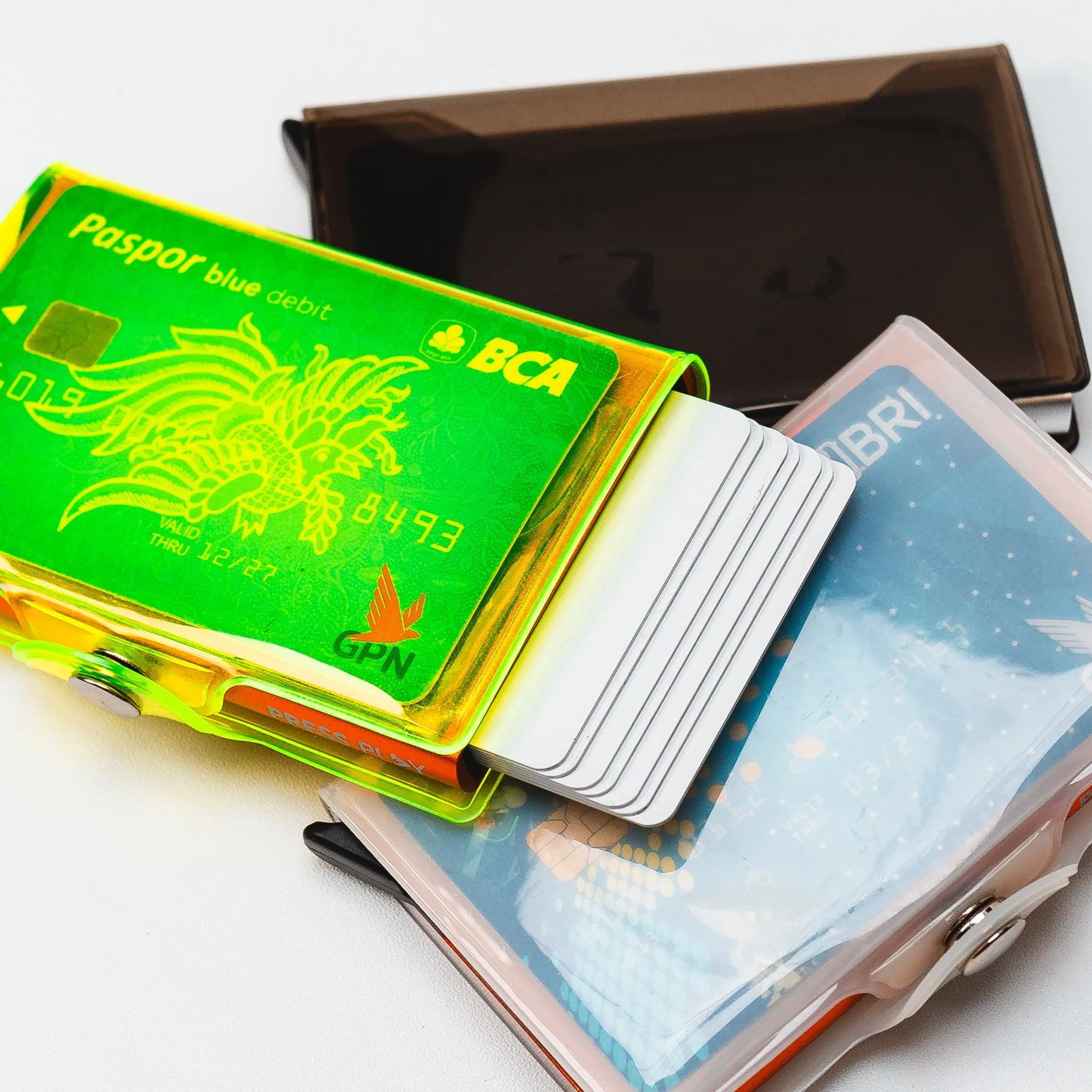 CLASSIC Clear RFID Pop Up Card Wallet - Image 10