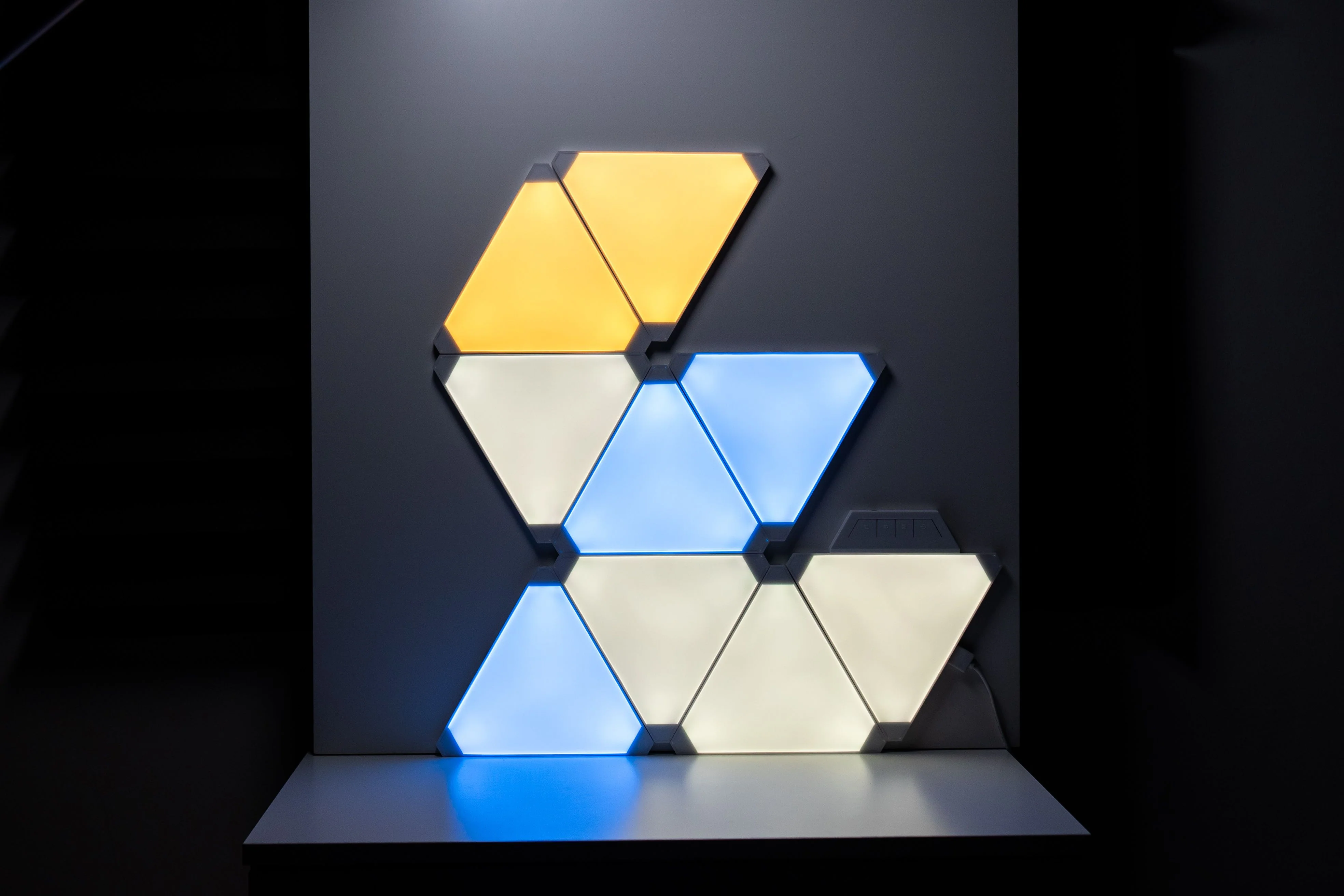 Cololight RGB Triangle Light Kit Customizable LED Multicolor Kit - Image 11