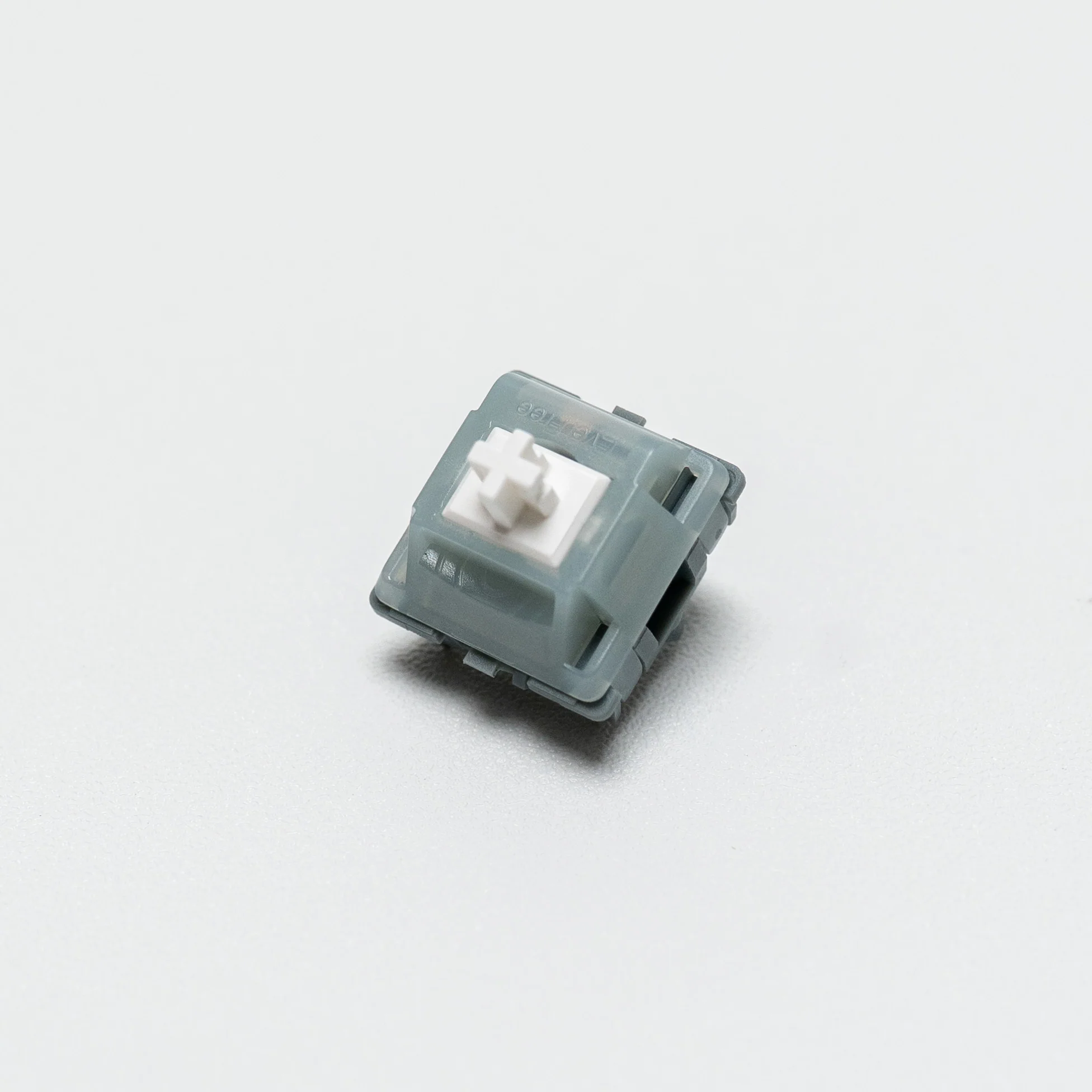 Gateron Everfree Grayish Switch Tactile 59g PCB Mount - Image 3
