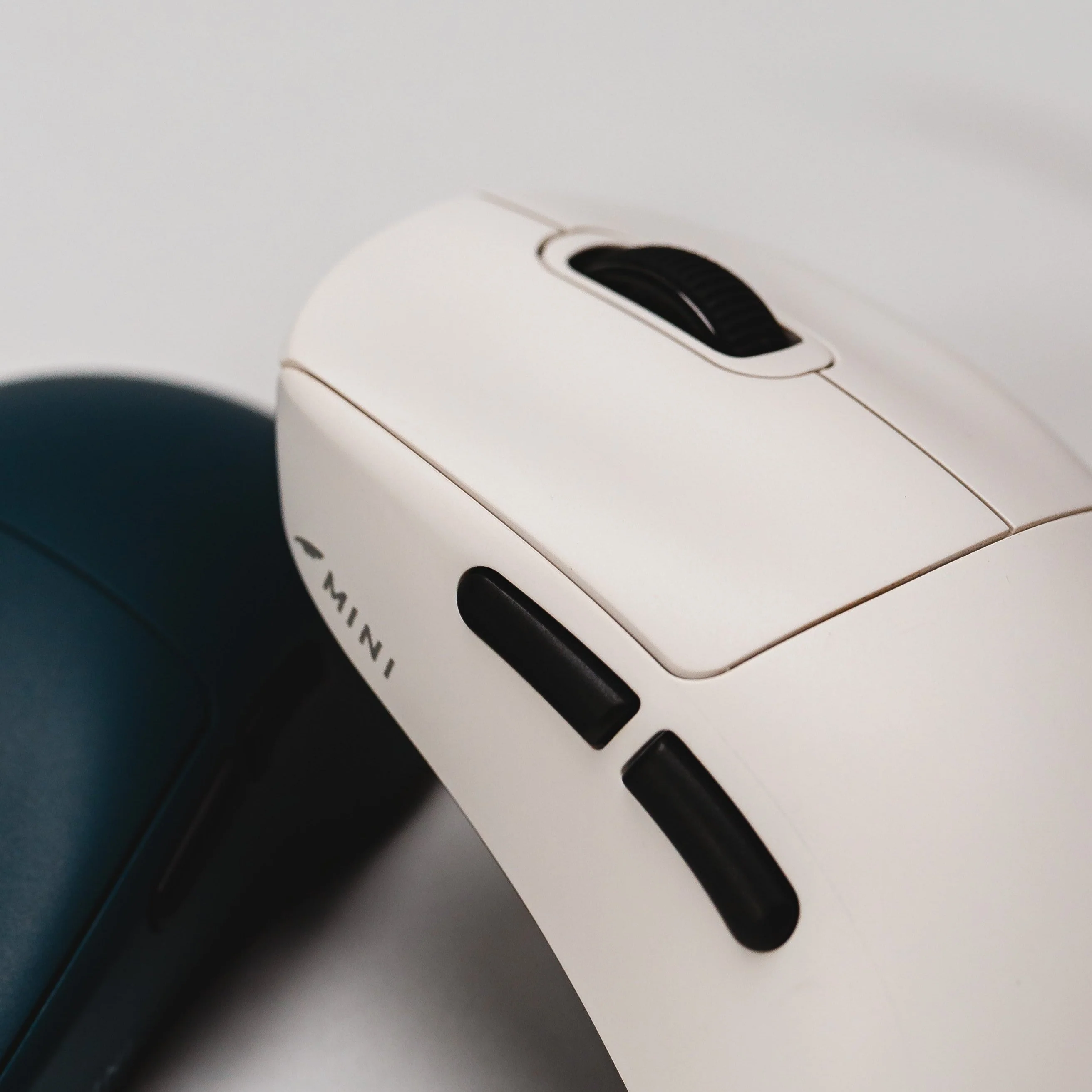 ICARUS V2 Mini Ultralight Wireless Gaming Mouse - Image 7