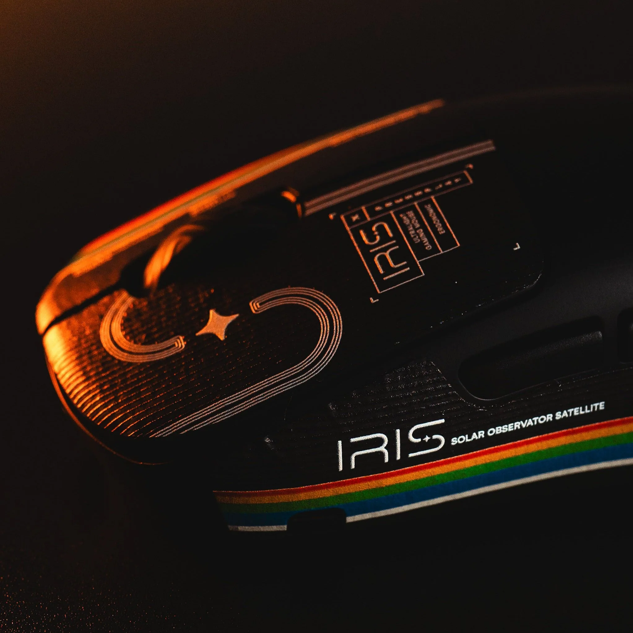 IRIS Ultralight Ergonomic Wireless Gaming Mouse - Image 7