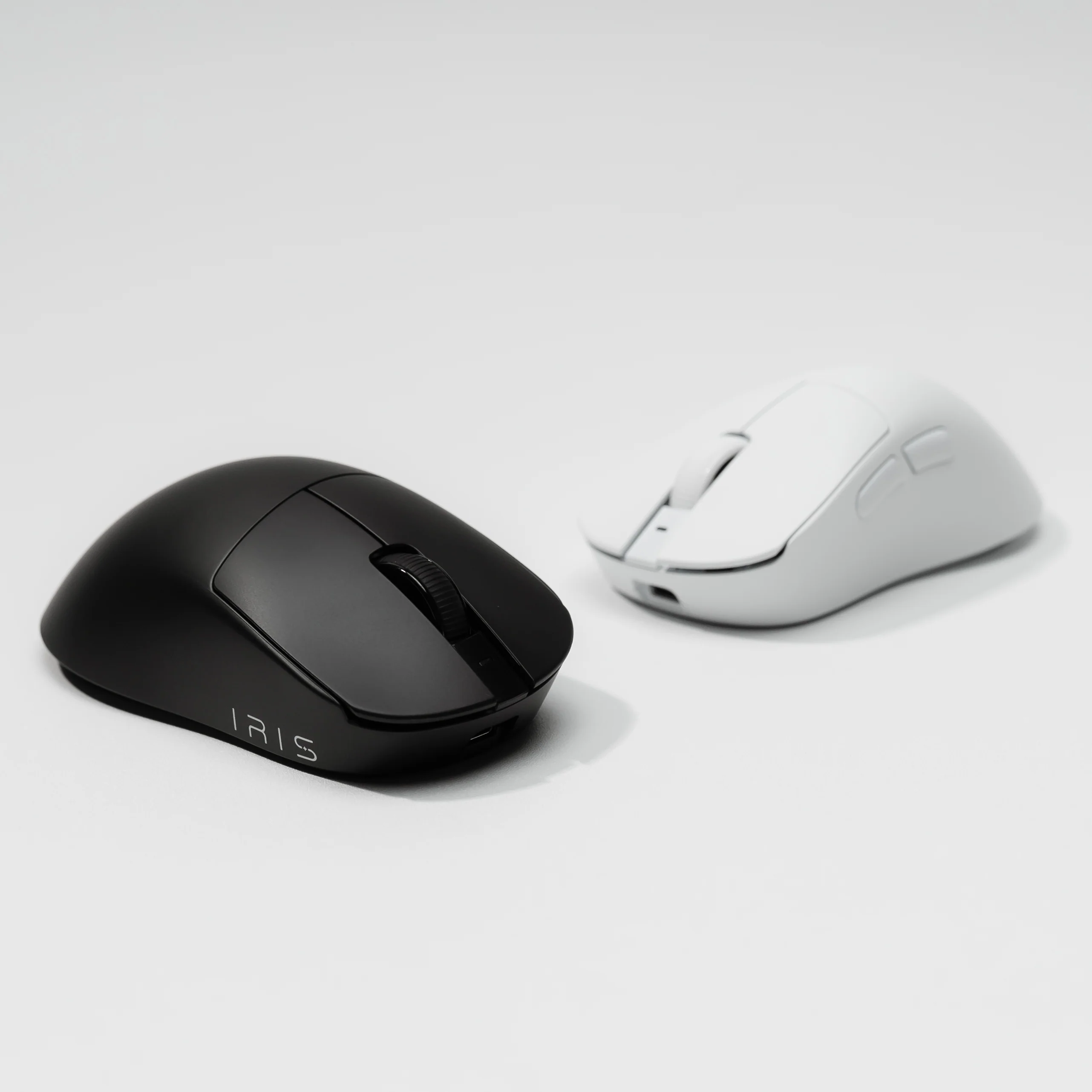 IRIS V2 Nearlink PAW3395 Wireless Gaming Mouse - Image 8