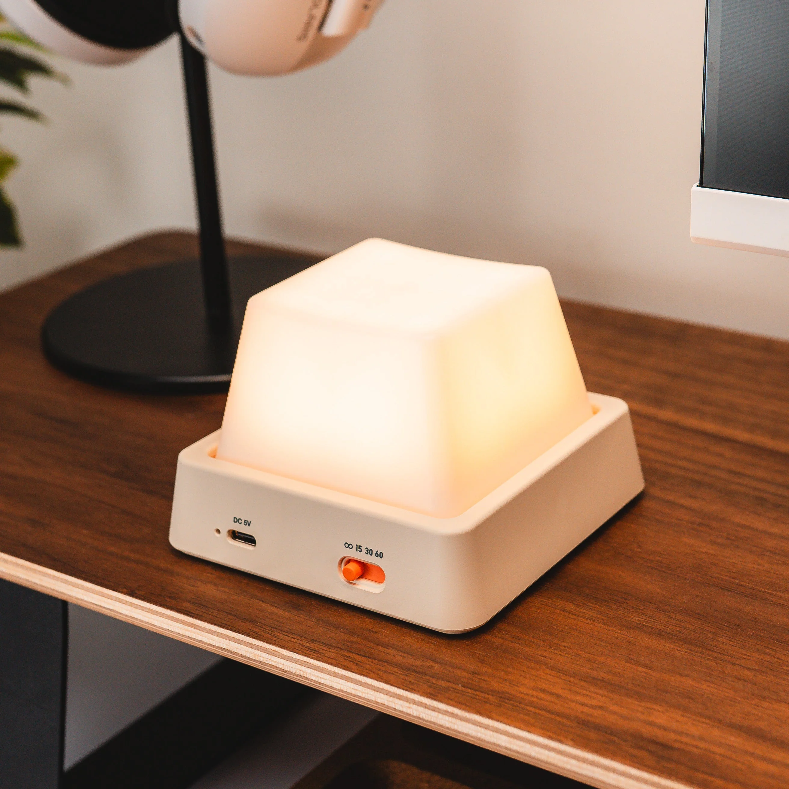 Keycap Night Light Lampu Meja Unik - Image 2