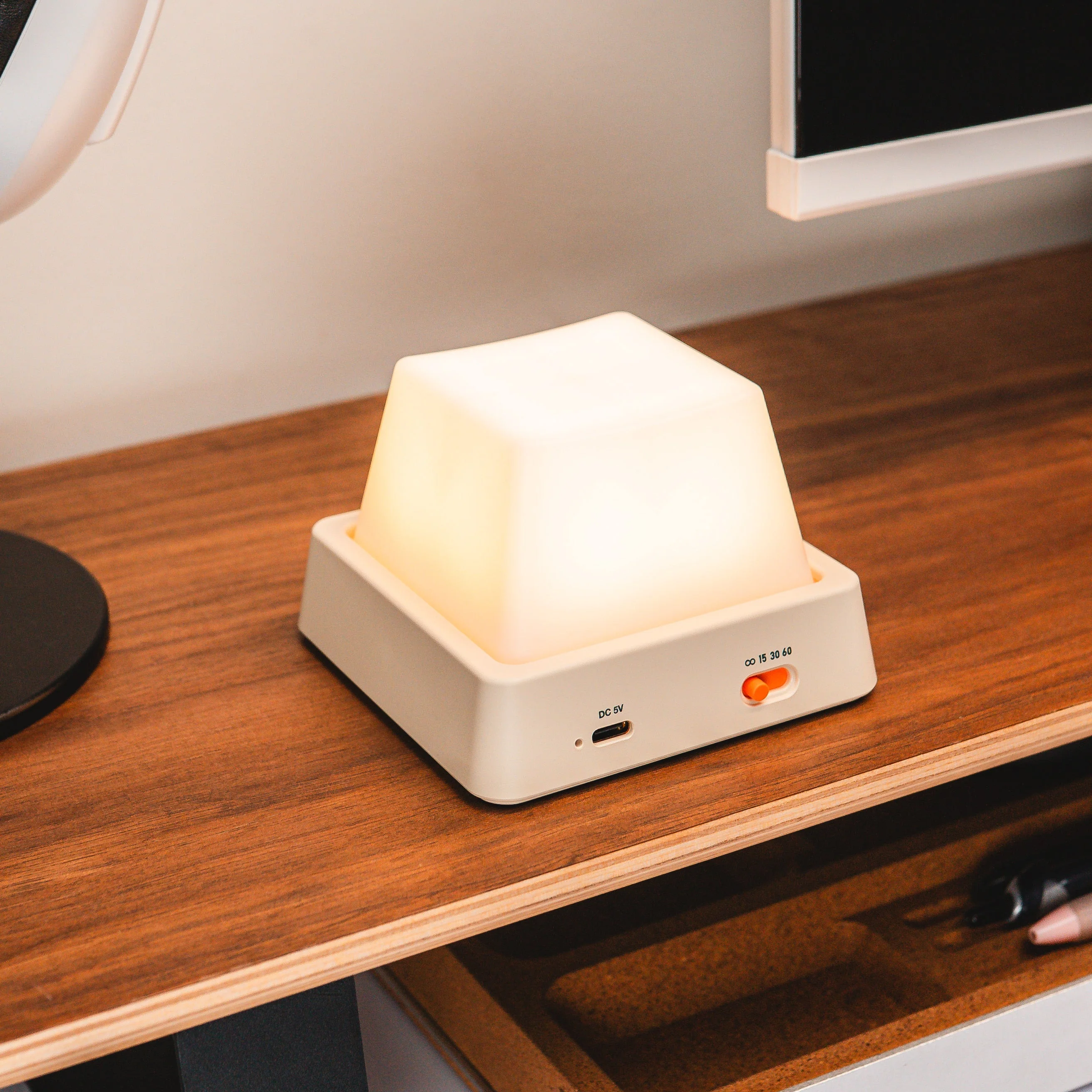 Keycap Night Light Lampu Meja Unik - Image 3
