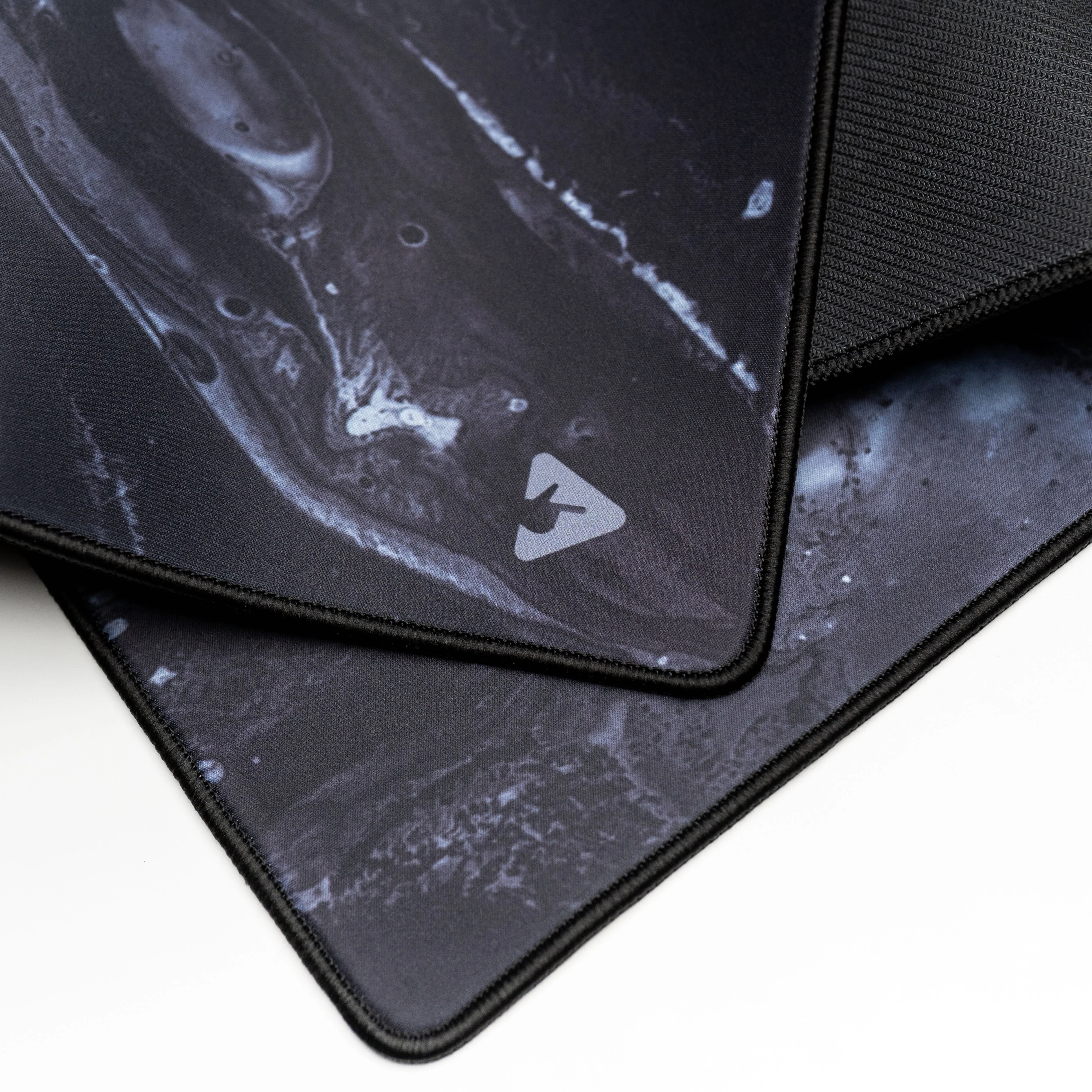 LIQUID Series Gaming Mousepad Deskmat by Press Play - Image 9