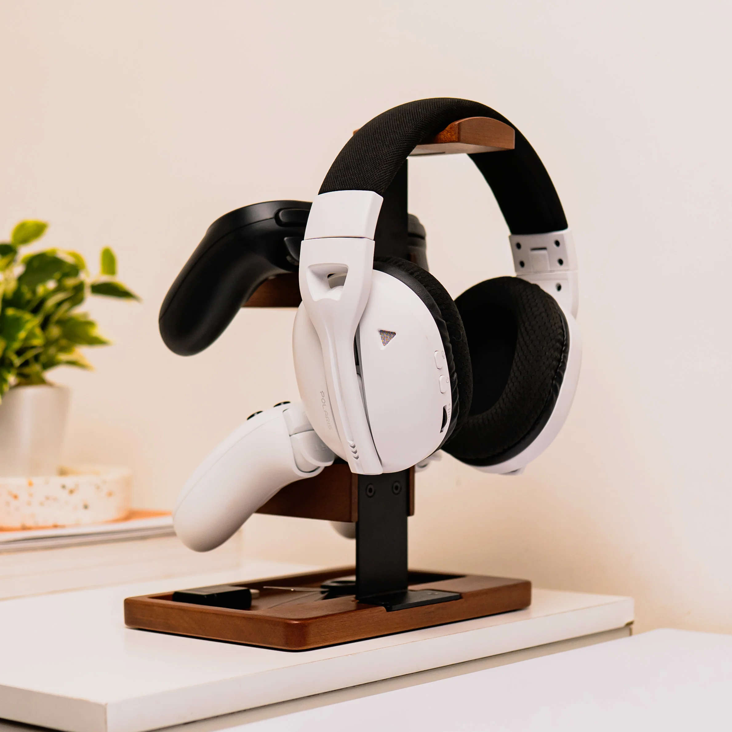NOOK Headset & Gamepad Display Stand by Press Play - Image 5