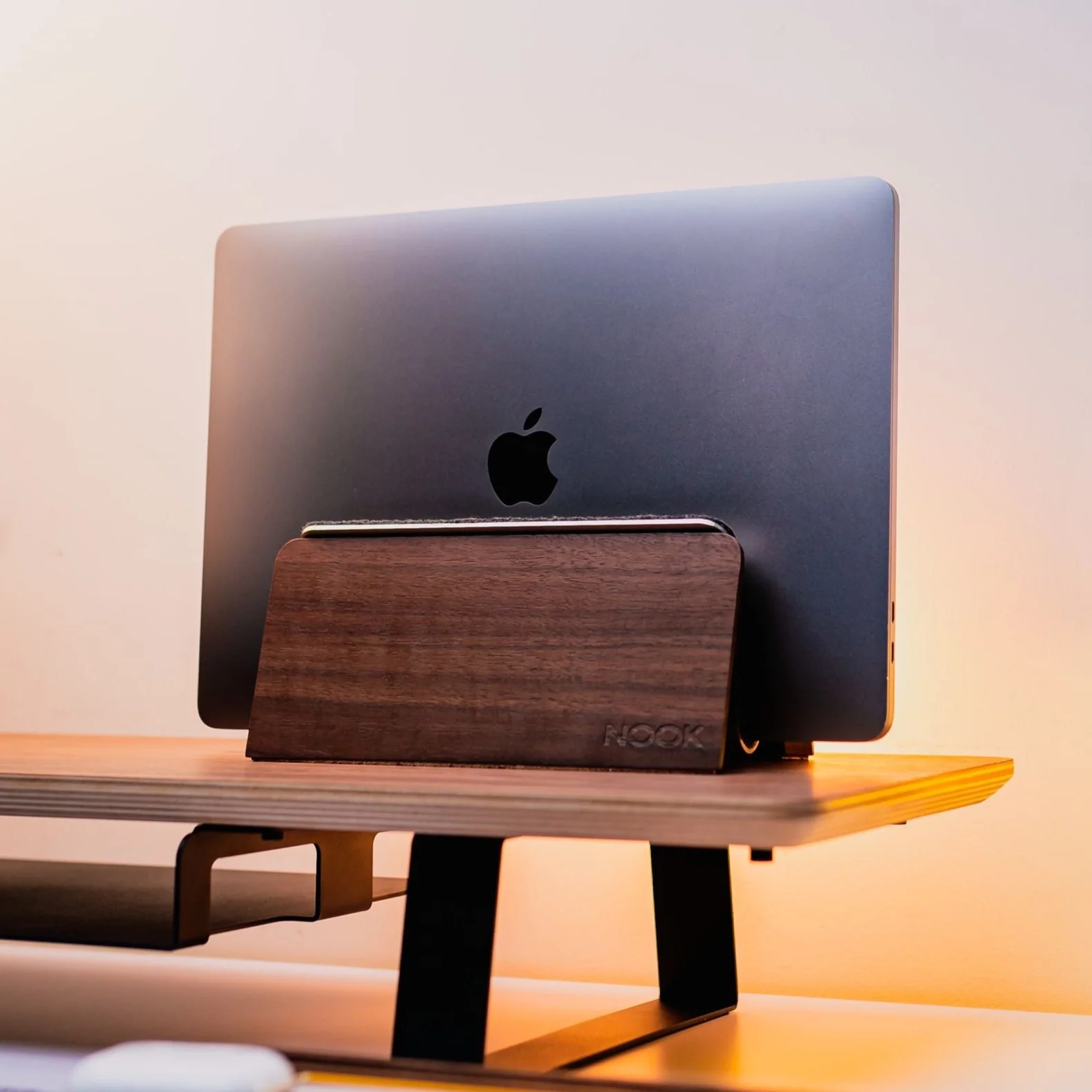 NOOK LAPTOP DOCK Standalone Laptop Tablet Holder - Image 7