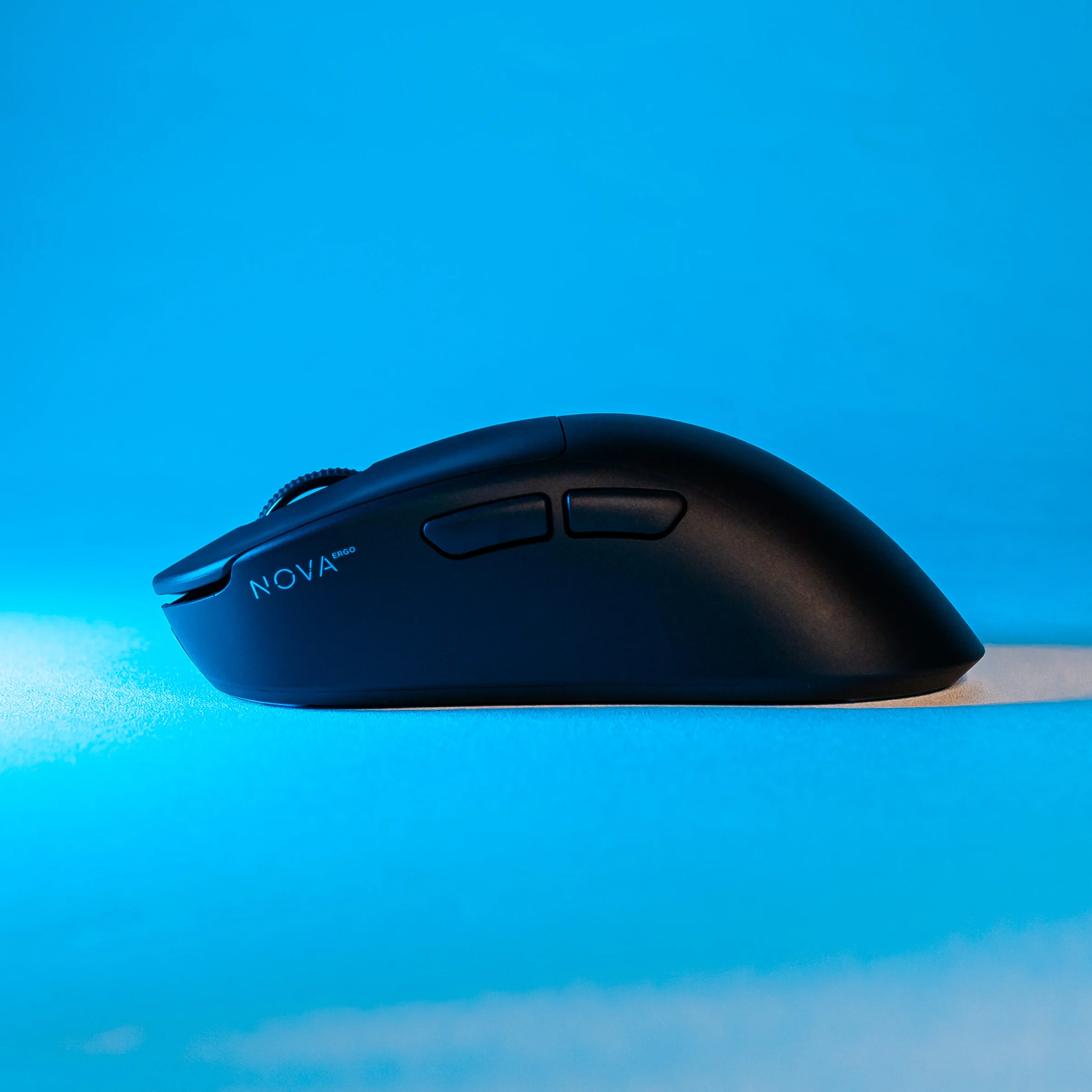 NOVA Ergo Ergonomic Wireless Gaming Mouse - Image 12