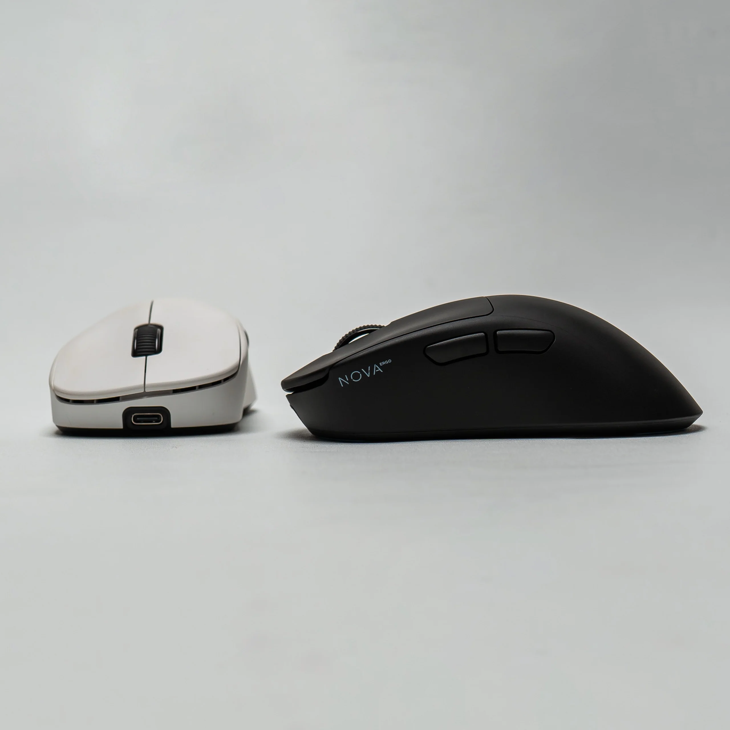 NOVA Ergo Ergonomic Wireless Gaming Mouse - Image 15