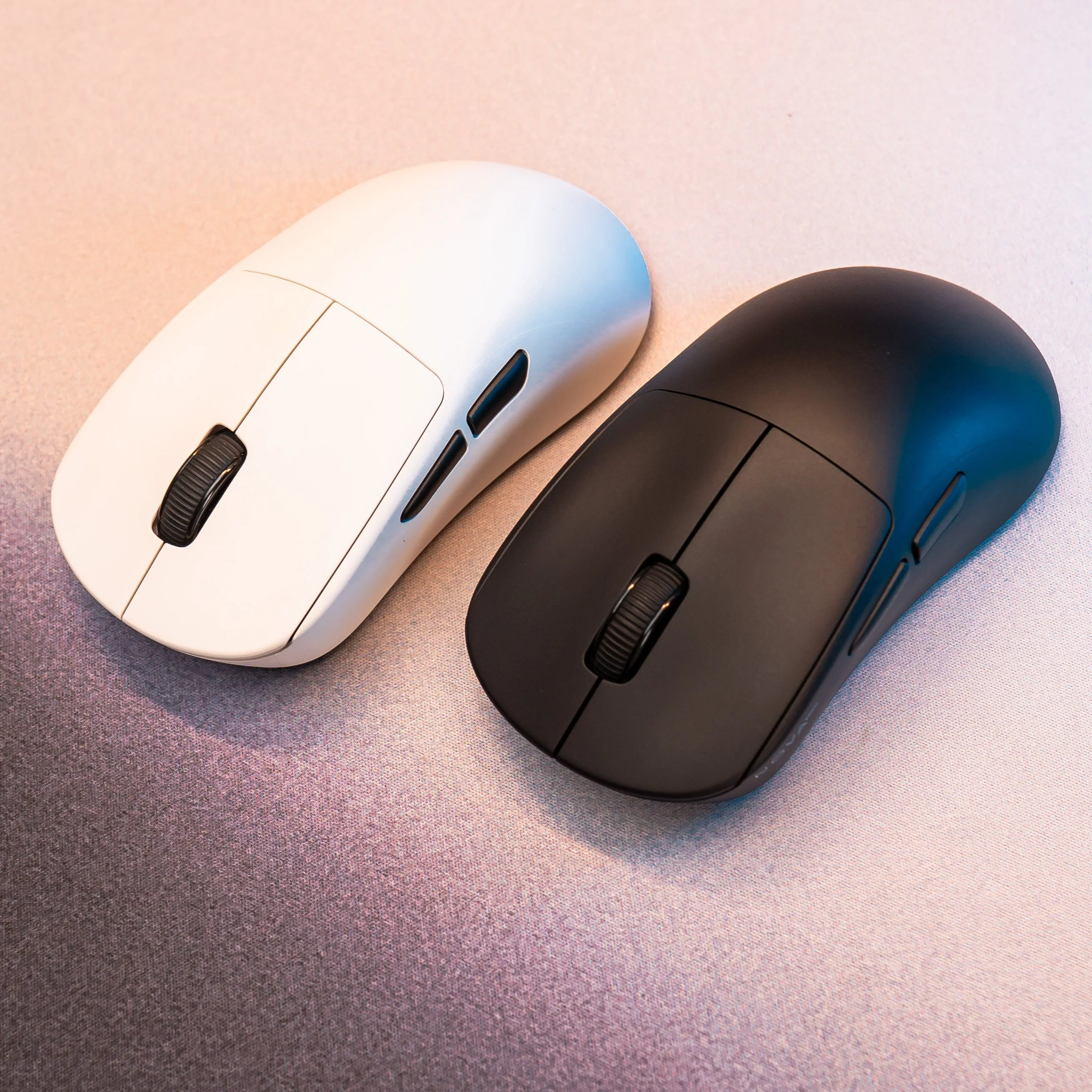 NOVA Ergo Ergonomic Wireless Gaming Mouse - Image 17