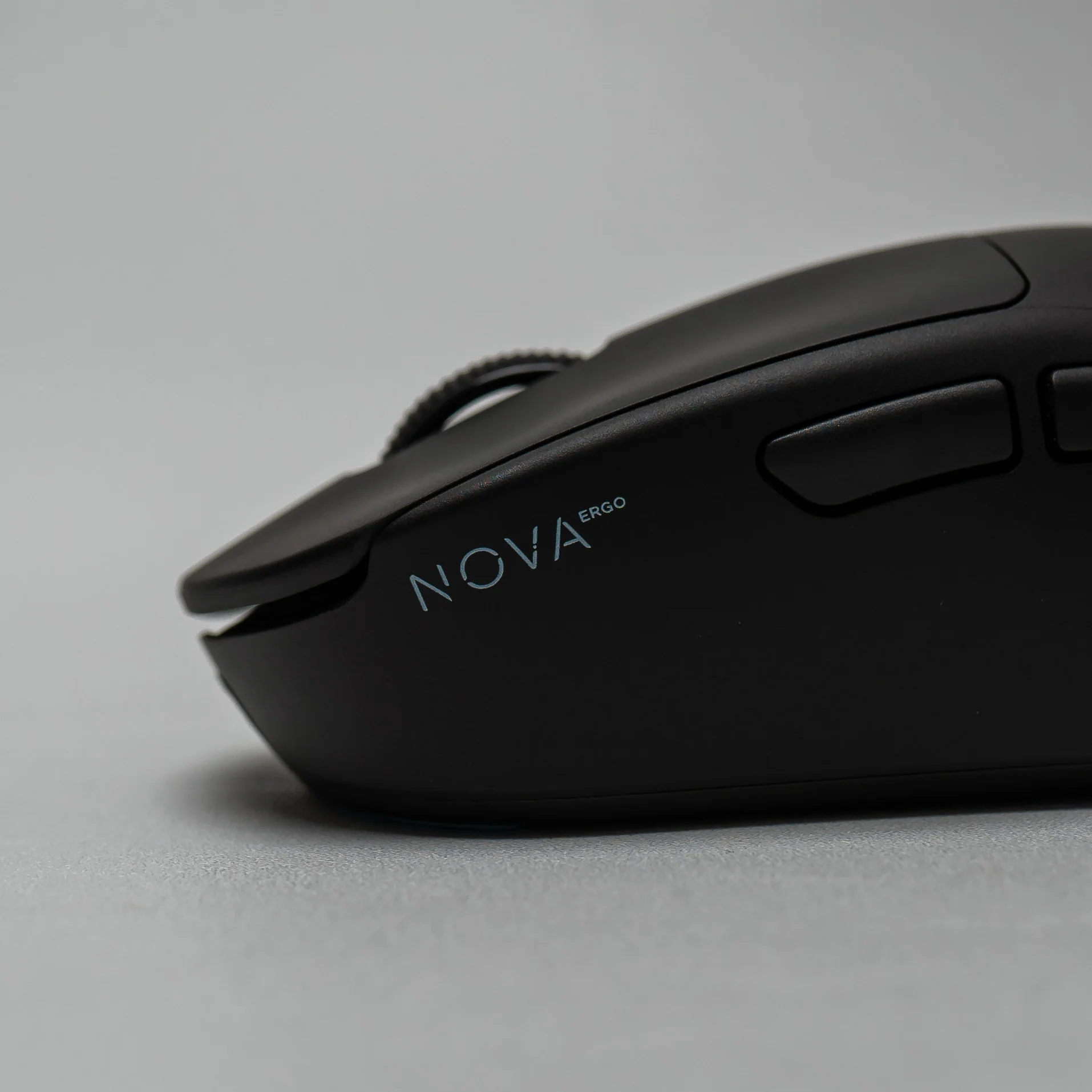 NOVA Ergo Ergonomic Wireless Gaming Mouse - Image 7