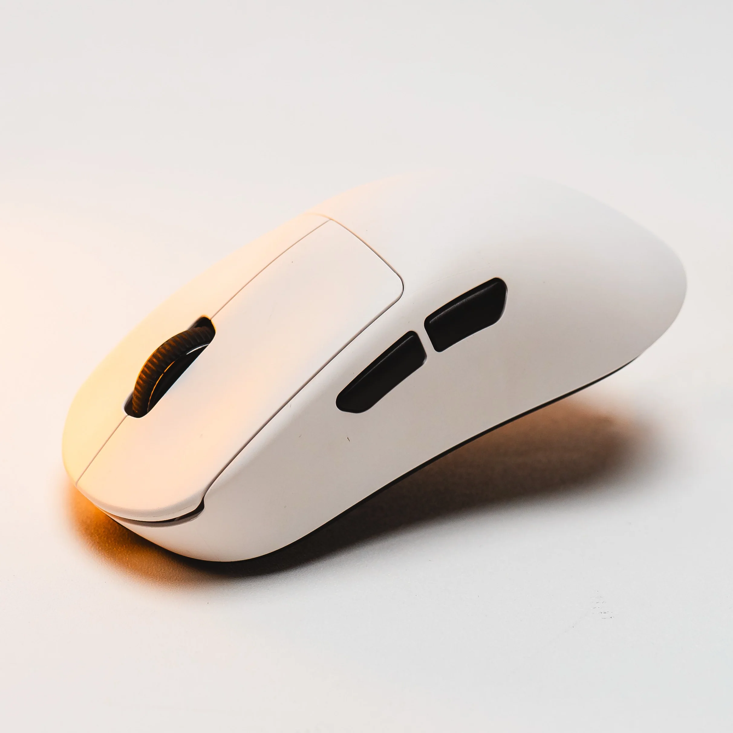 NOVA Ergo Ergonomic Wireless Gaming Mouse - Image 9
