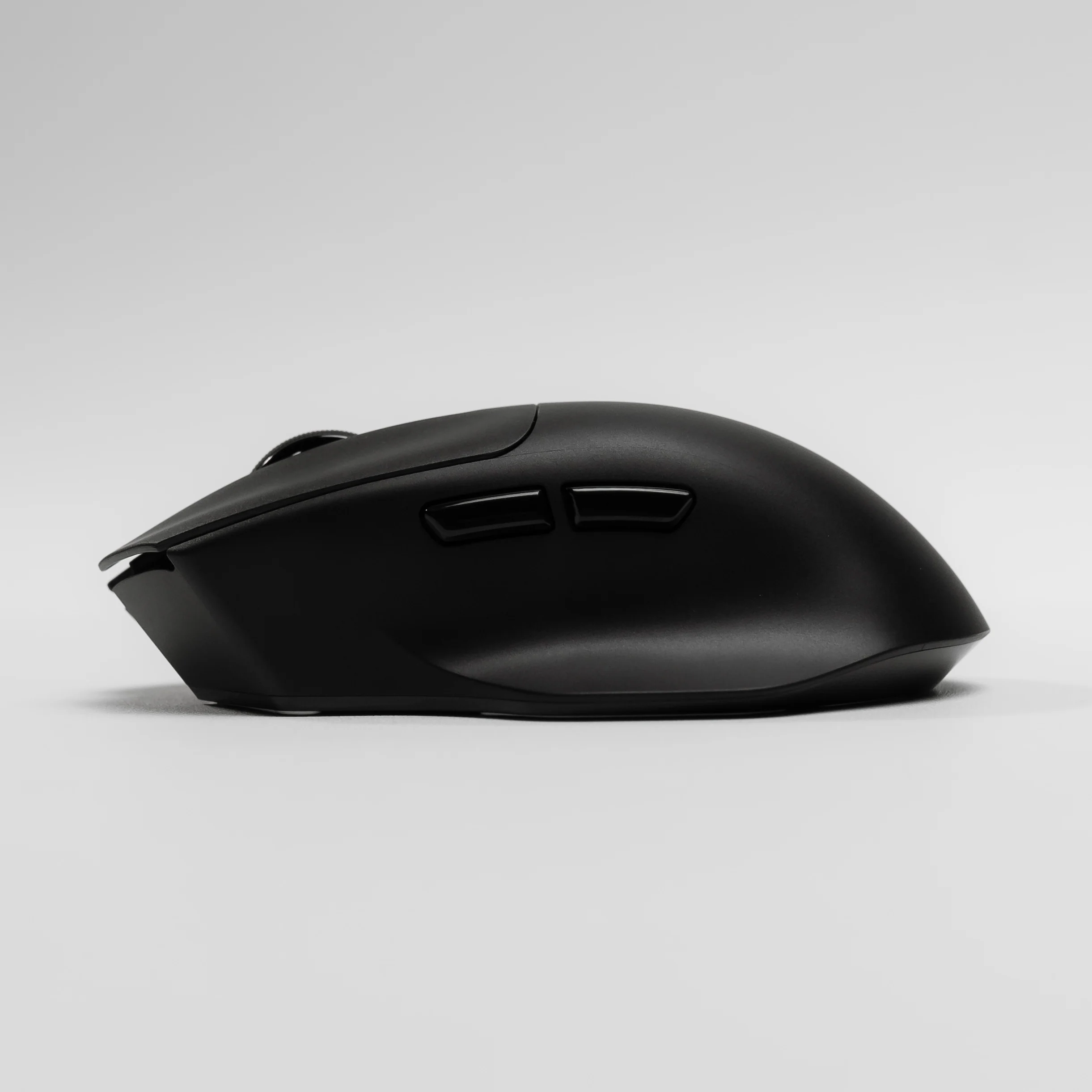 NOVA Ergo V2 3311 Ergonomic Wireless Gaming Mouse - Image 10