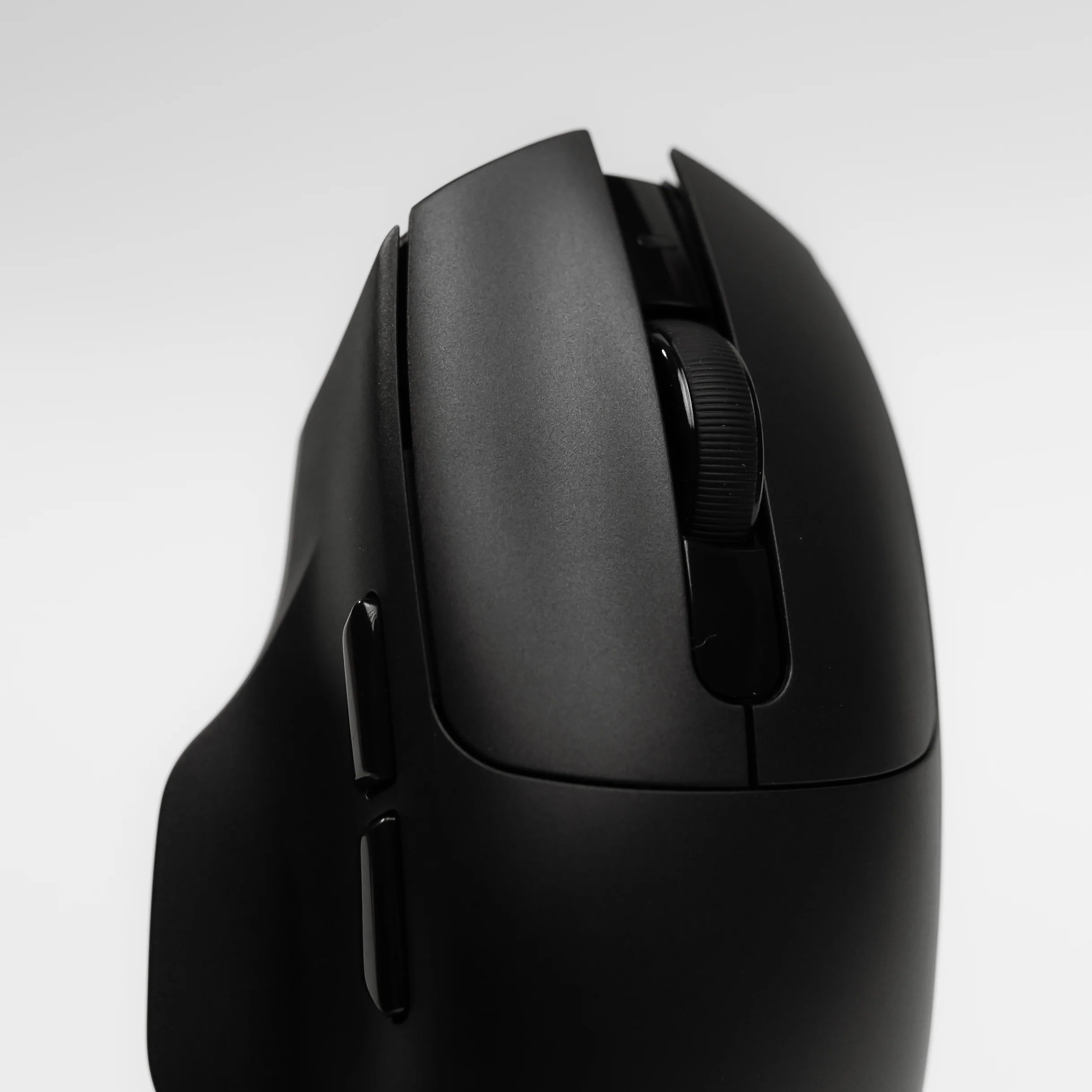 NOVA Ergo V2 3311 Ergonomic Wireless Gaming Mouse - Image 15