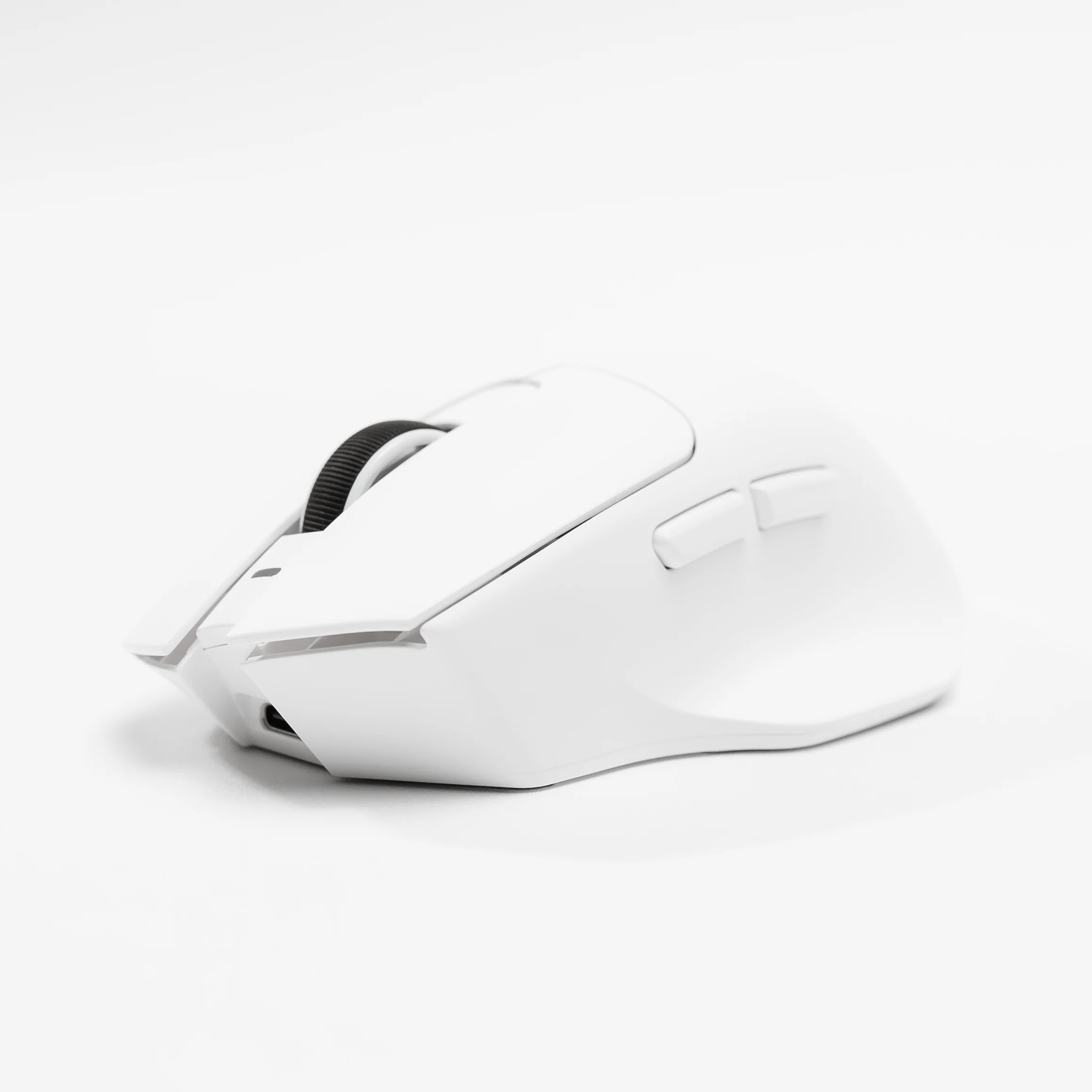 NOVA Ergo V2 3311 Ergonomic Wireless Gaming Mouse - Image 16