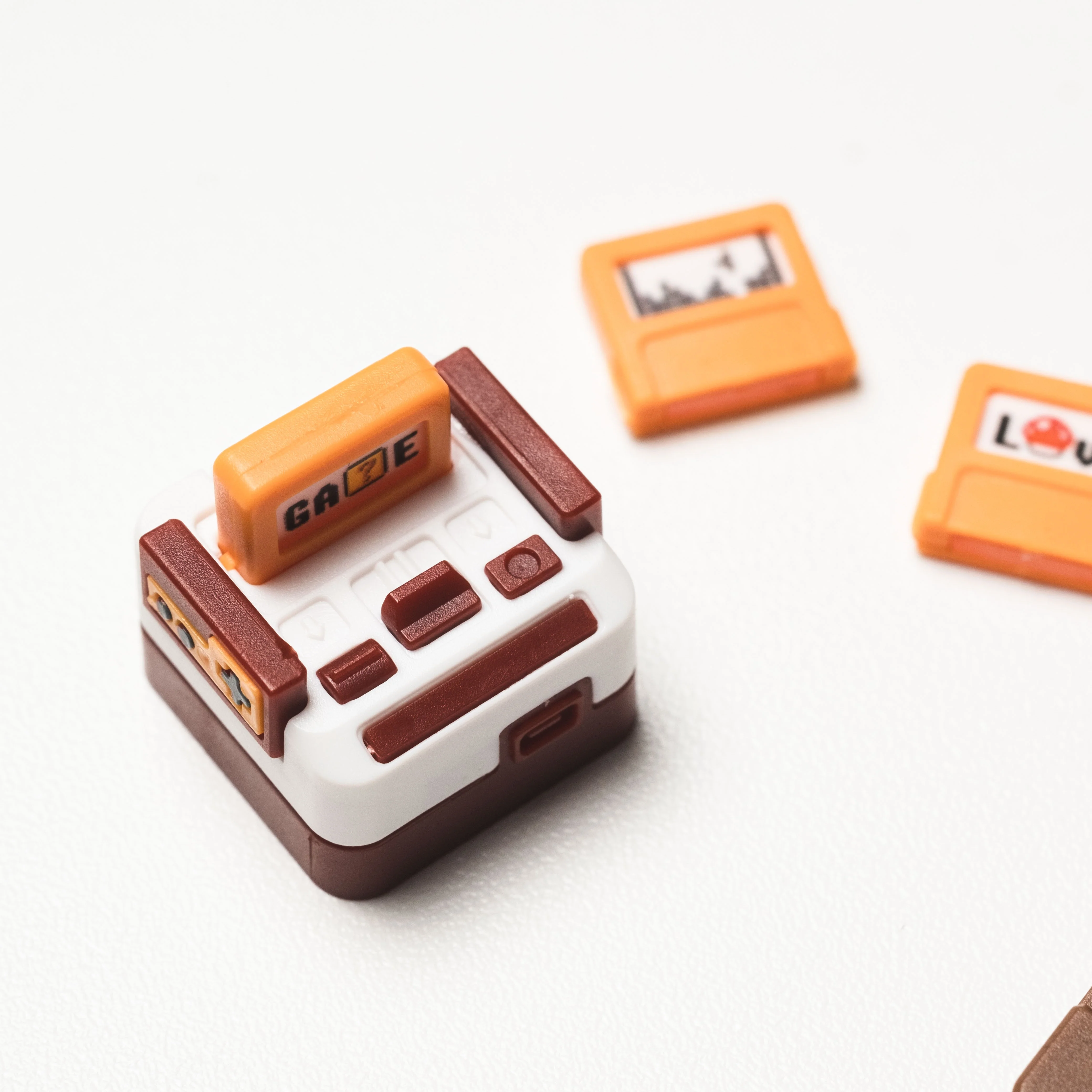 RETRO FAMICOM Artisan Keycap Mechanical Keyboard - Image 4