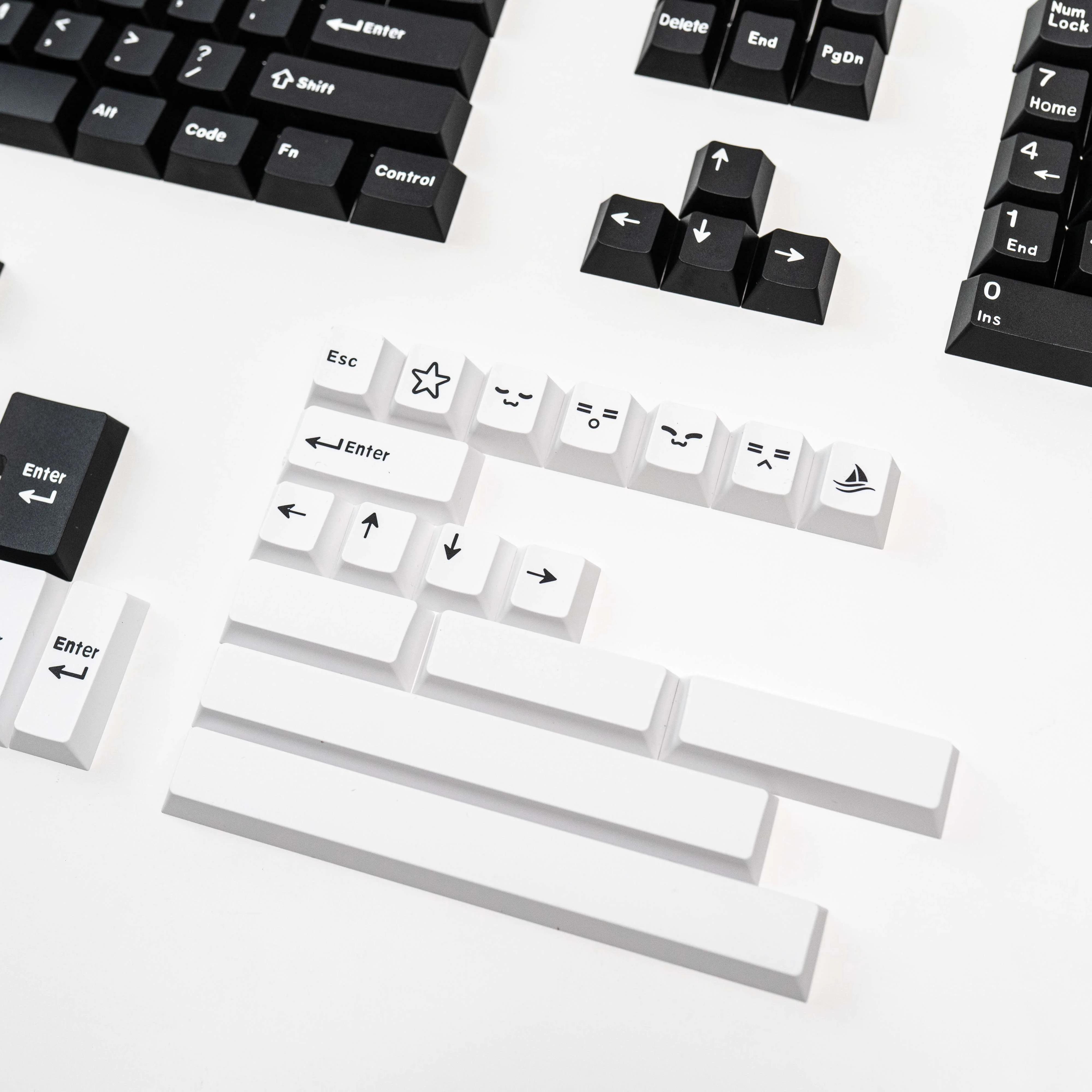 White on Black WoB PBT ABS Doubleshot Keycaps Keycap Set by Press Play - Image 4